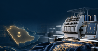 أفضل وكلاء بيع ماكينات التطريز في السعودية ودول الخليج لعام 2026 مع عرض لماكينة تطريز حديثة وخريطة الخليج